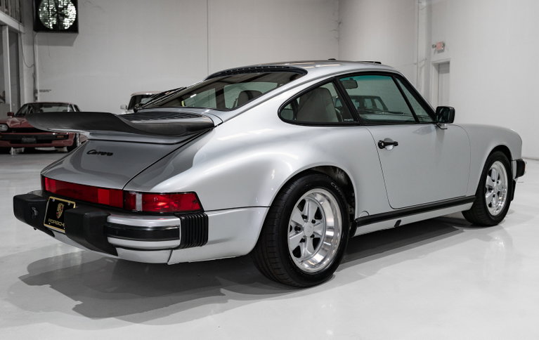 Porsche 911 Carrera 3.2 “25 Jahre 911”