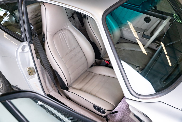 Porsche 911 Carrera 3.2 “25 Jahre 911”