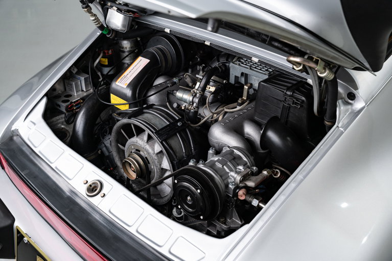 Porsche 911 Carrera 3.2 “25 Jahre 911”