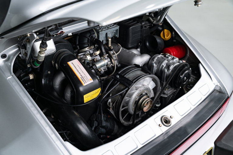 Porsche 911 Carrera 3.2 “25 Jahre 911”