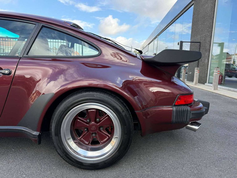 Porsche 911 Turbo 3.3