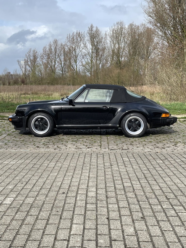 Porsche 911 Carrera 3.2 (US)