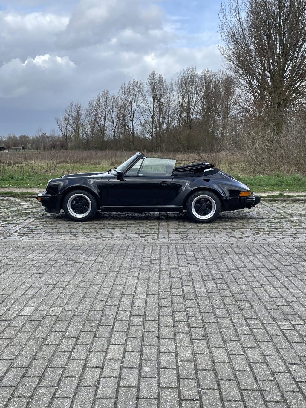 Porsche 911 Carrera 3.2 (US)