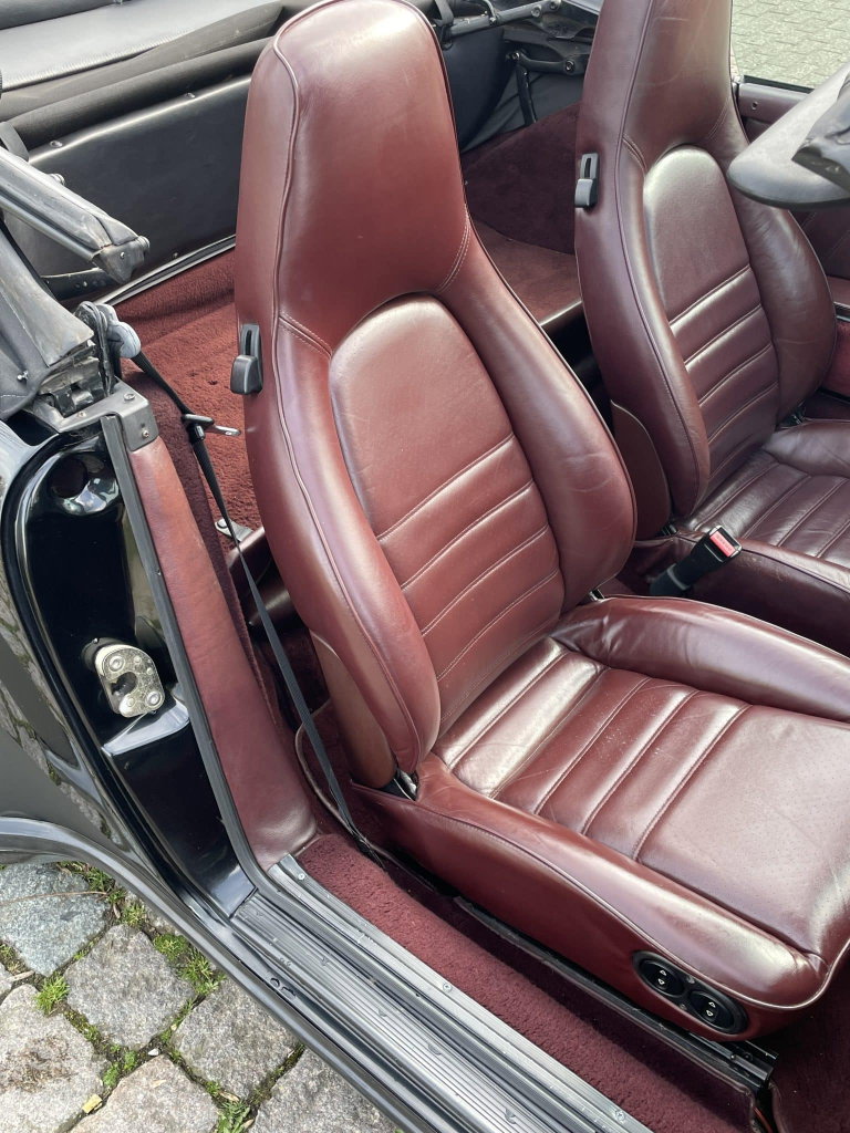 Porsche 911 Carrera 3.2 (US)