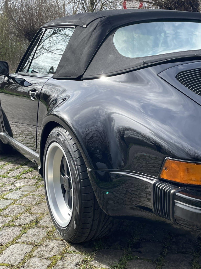 Porsche 911 Carrera 3.2 (US)