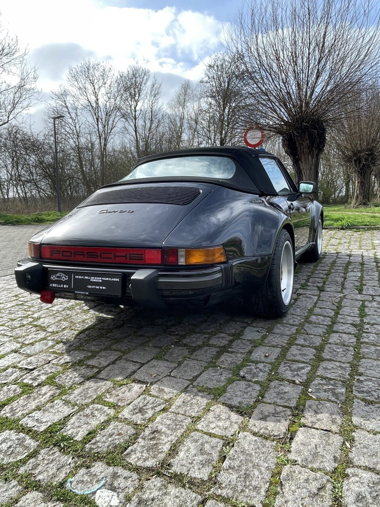 Porsche 911 Carrera 3.2 (US)