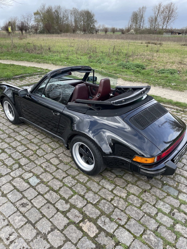 Porsche 911 Carrera 3.2 (US)