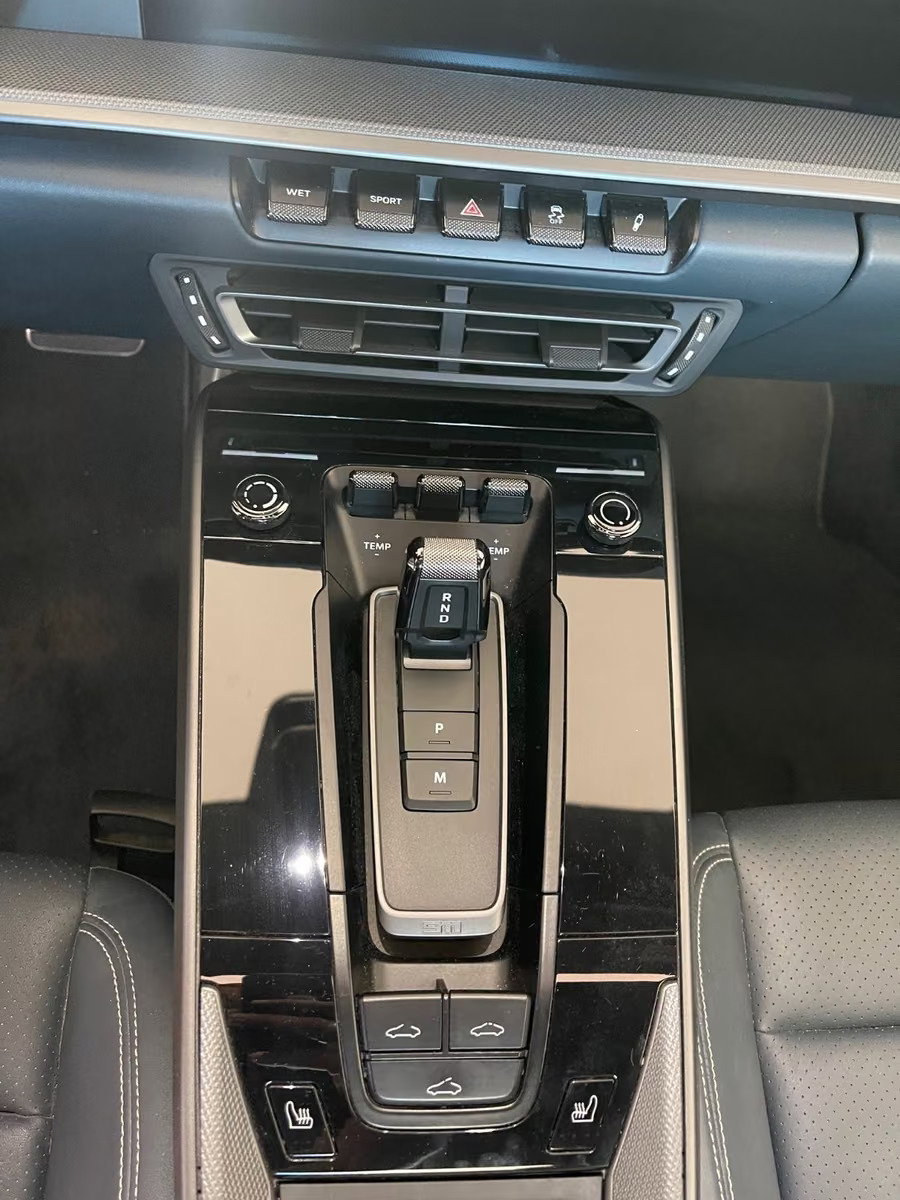 Porsche 992 Carrera