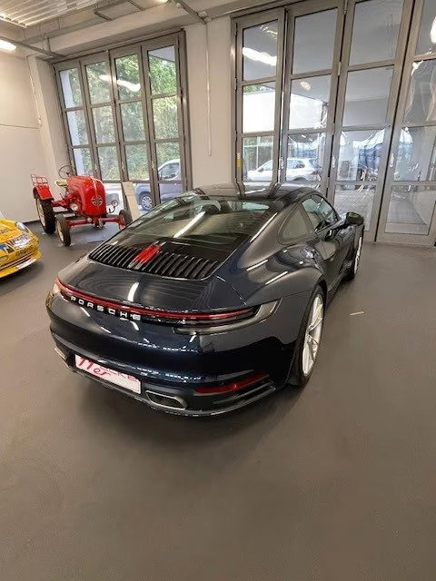 Porsche 992 Carrera