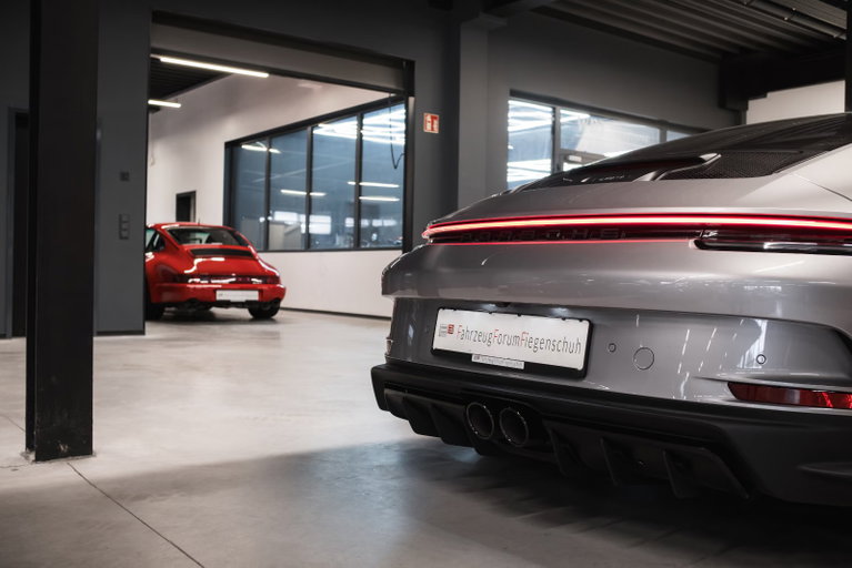 Porsche 992 GT3 Touring