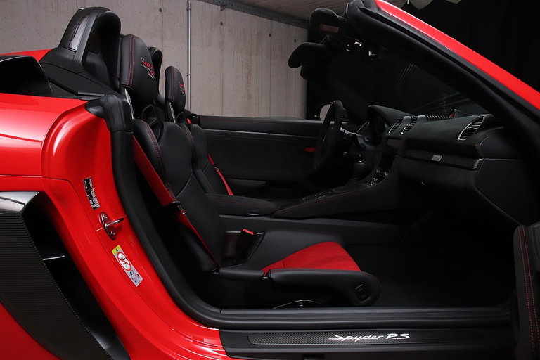 Porsche 718 Spyder RS
