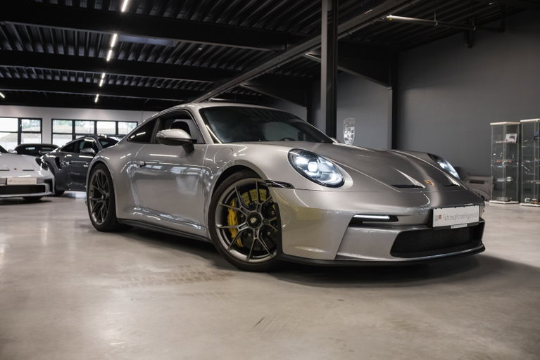 Porsche 992 GT3 Touring