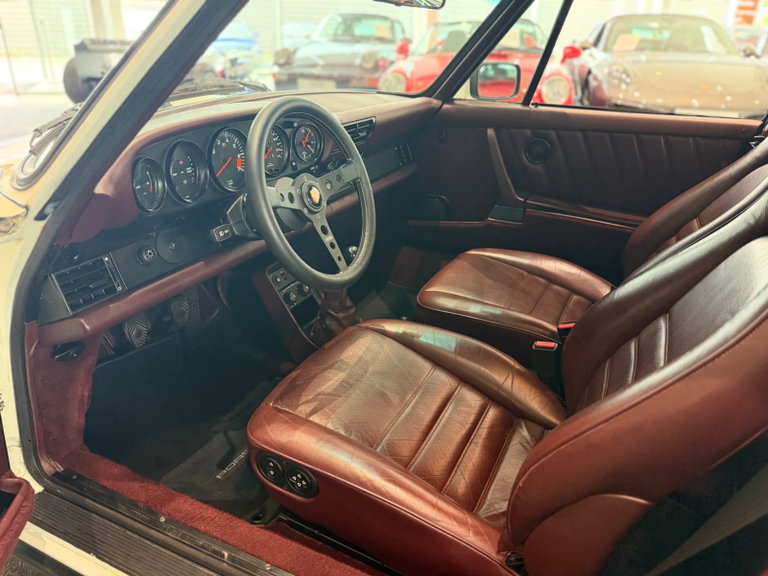 Porsche 911 Carrera 3.2