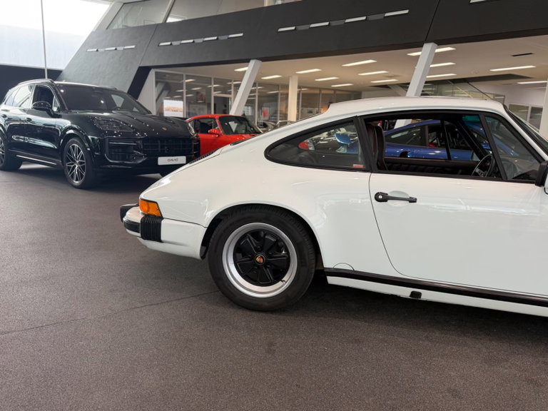 Porsche 911 Carrera 3.2