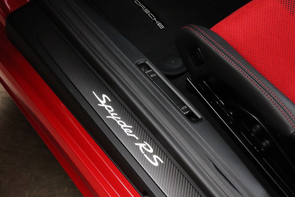 Porsche 718 Spyder RS