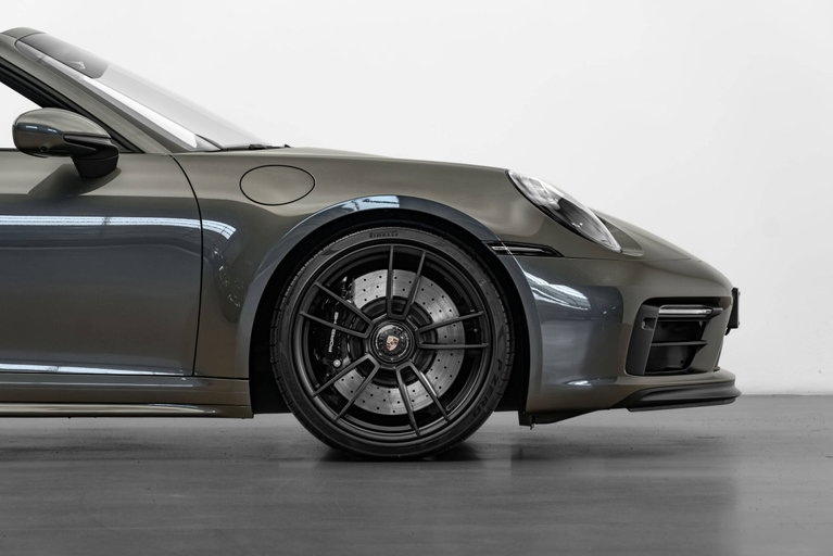 Porsche 992 Carrera GTS
