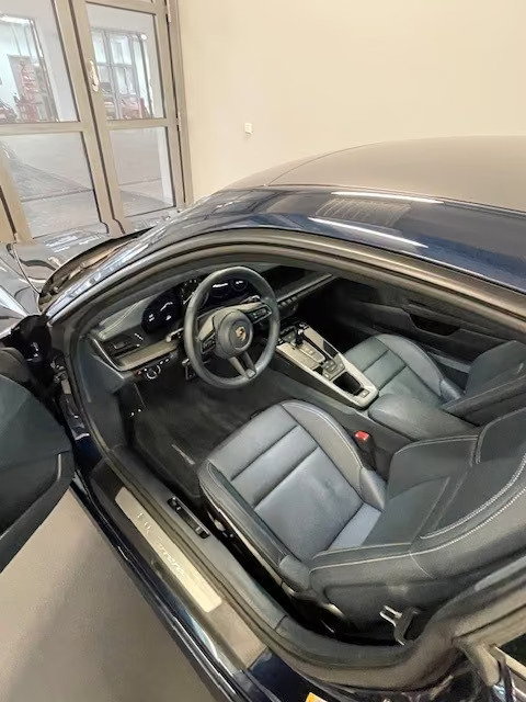 Porsche 992 Carrera