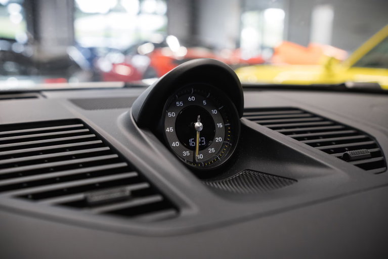 Porsche 992 GT3 Touring