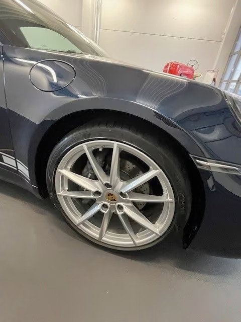 Porsche 992 Carrera