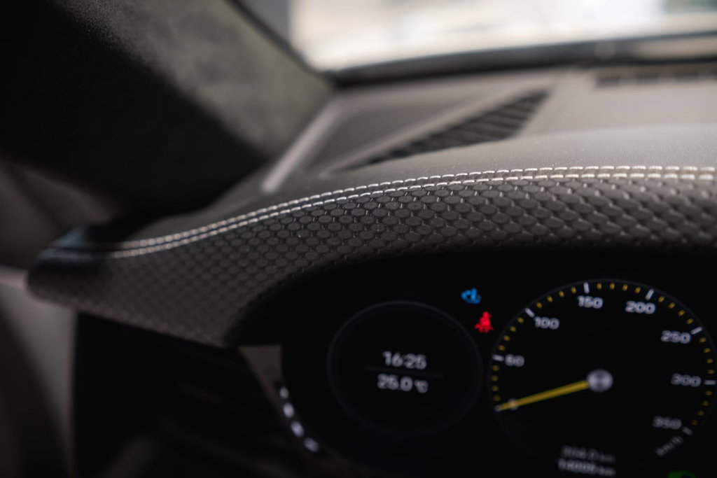 Porsche 992 GT3 Touring