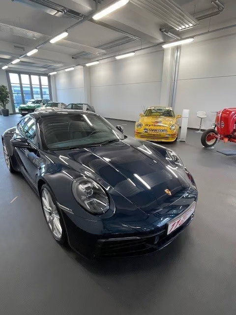 Porsche 992 Carrera