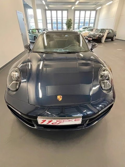 Porsche 992 Carrera
