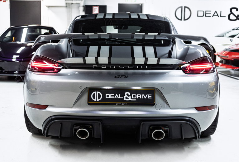 Porsche 718 Cayman GT4