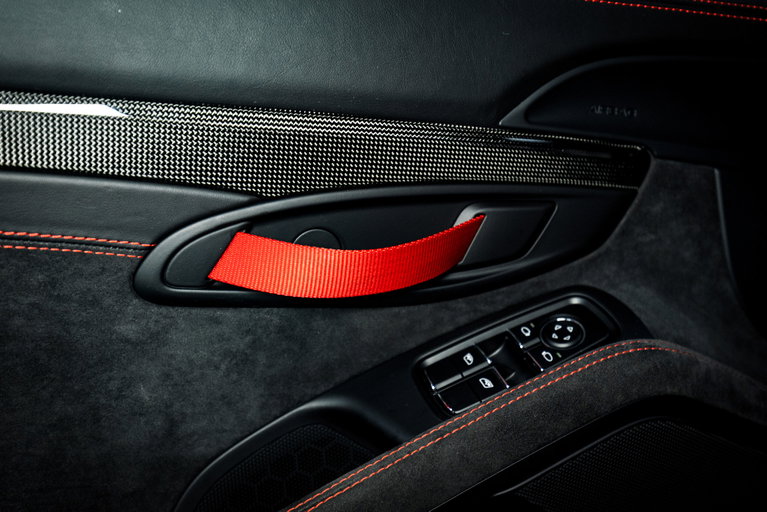 Porsche 718 Cayman GT4