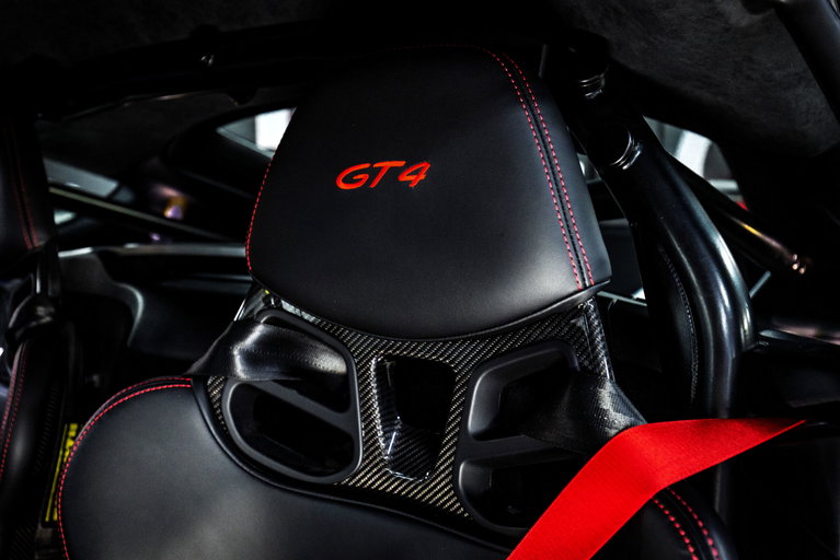 Porsche 718 Cayman GT4