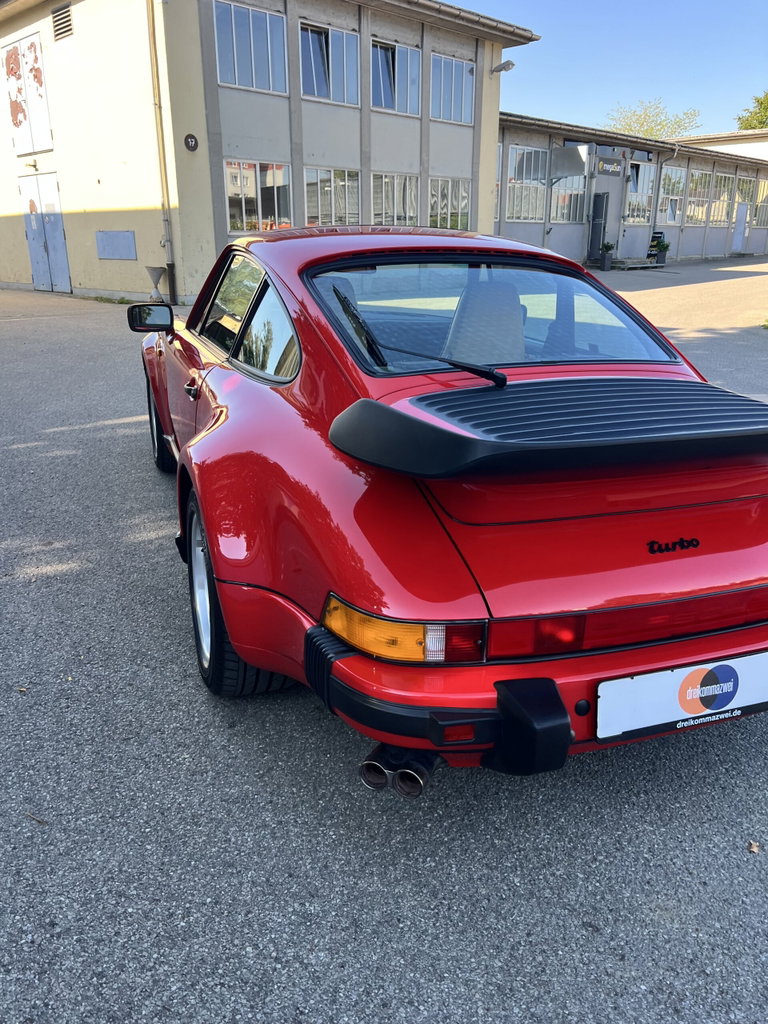 Porsche 911 Turbo 3.3