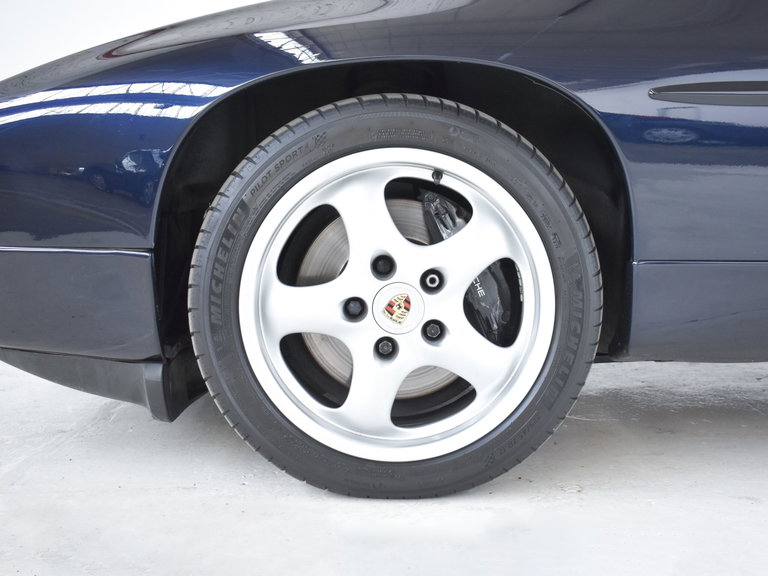 Porsche 928 GTS