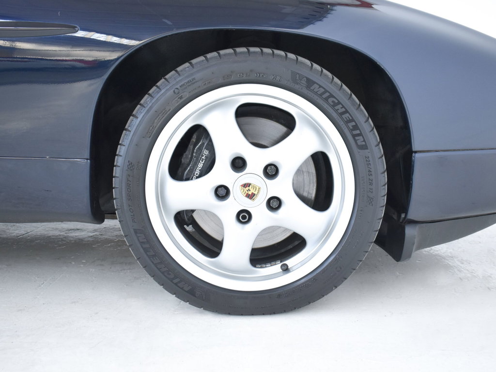 Porsche 928 GTS