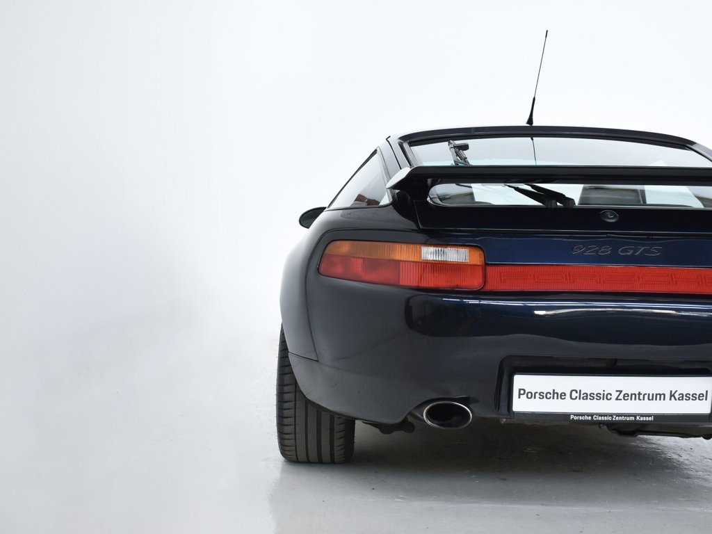 Porsche 928 GTS