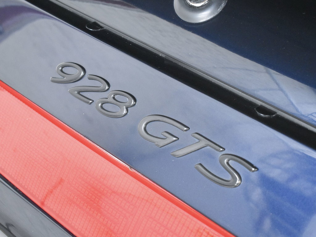 Porsche 928 GTS