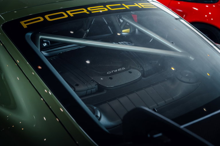 Porsche 718 Cayman GT4 RS