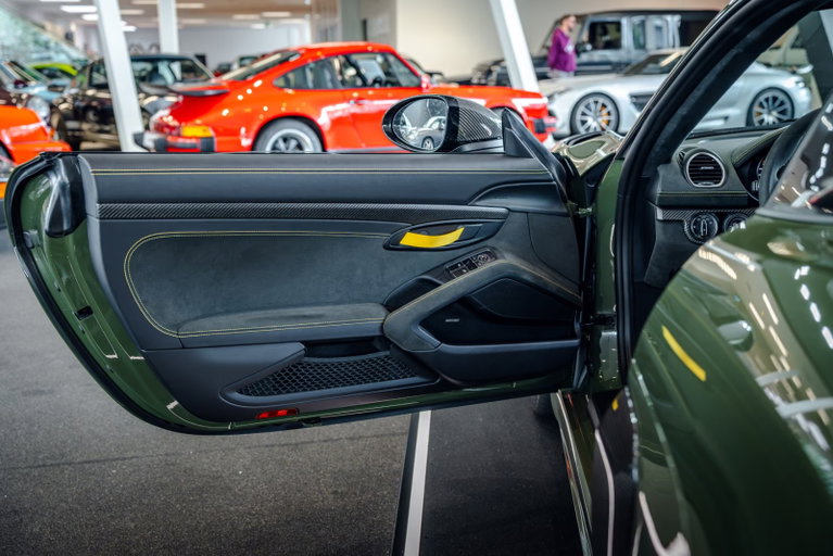 Porsche 718 Cayman GT4 RS