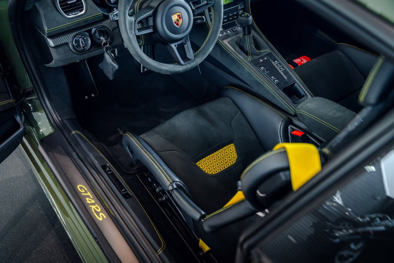 Porsche 718 Cayman GT4 RS
