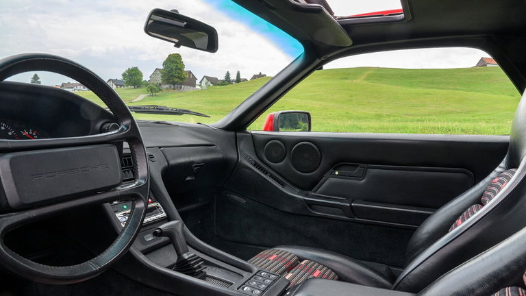Porsche 928 S4