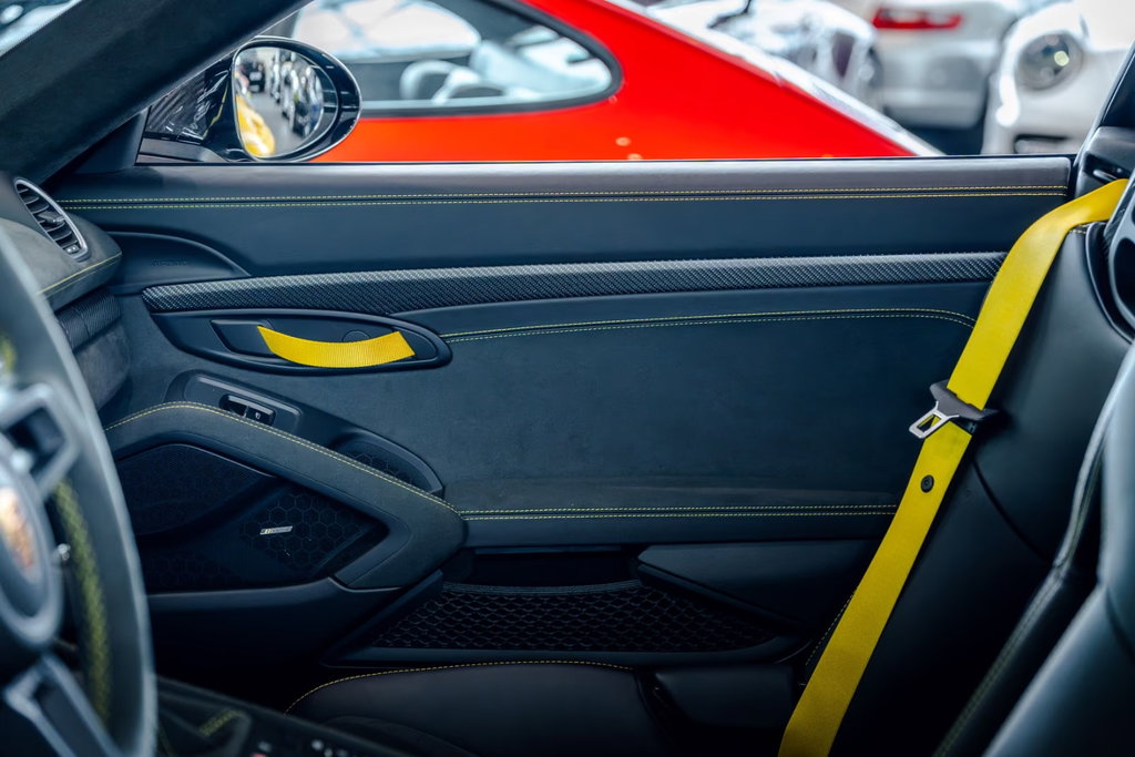 Porsche 718 Cayman GT4 RS