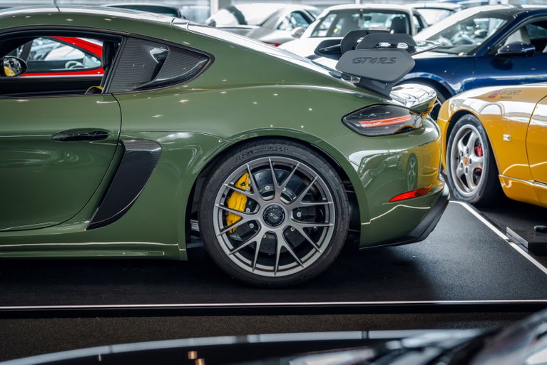 Porsche 718 Cayman GT4 RS