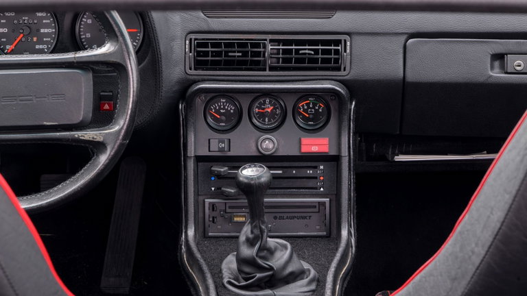 Porsche 924 Carrera GT