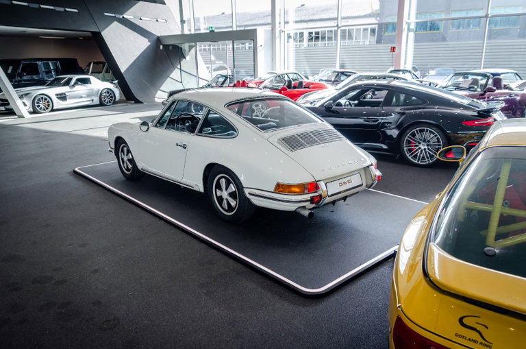 Porsche 911 T