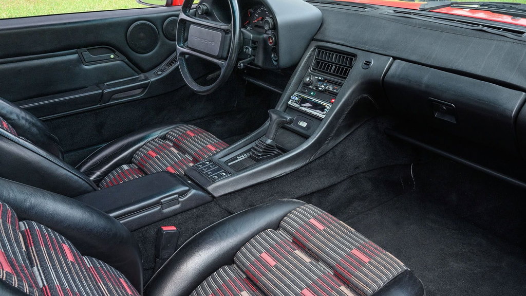 Porsche 928 S4