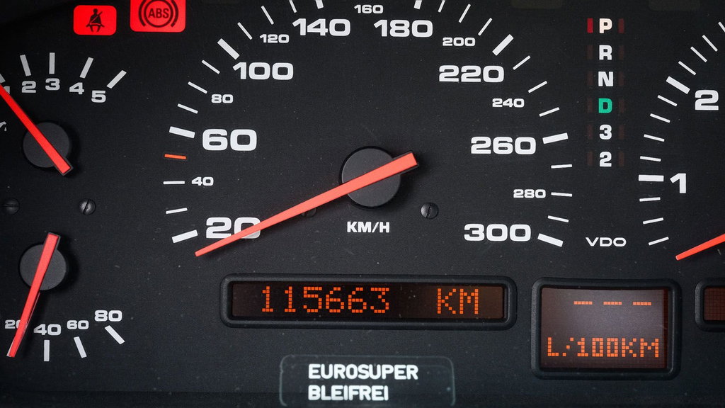 Porsche 928 S4