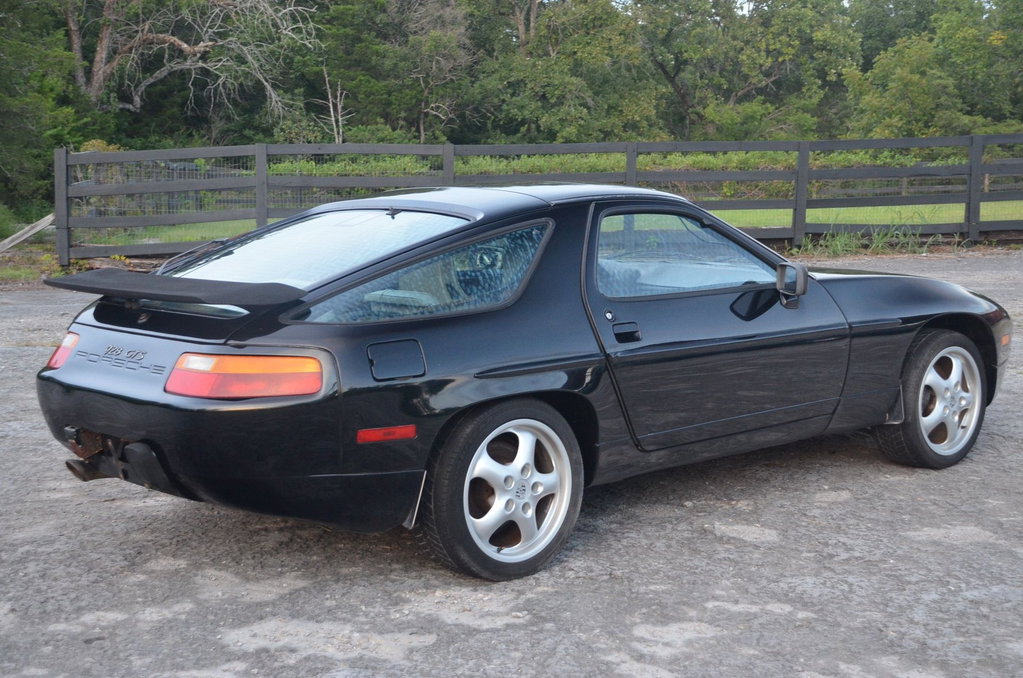 Porsche 928 S4