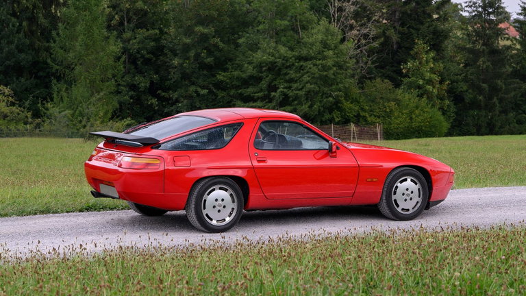 Porsche 928 S4