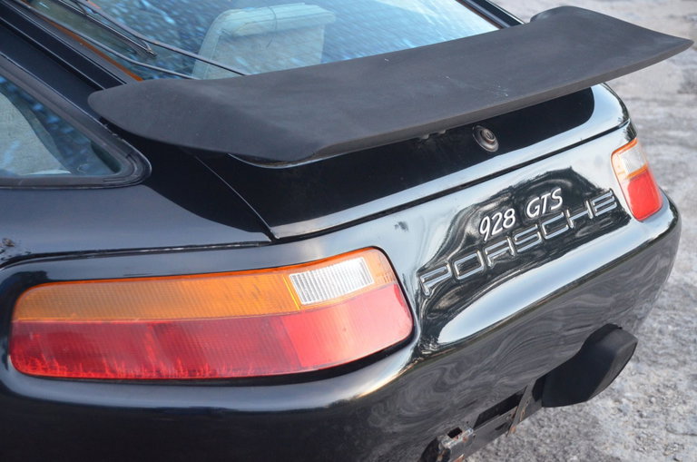Porsche 928 S4