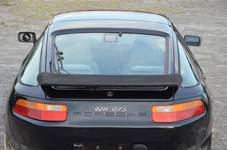 Porsche 928 S4