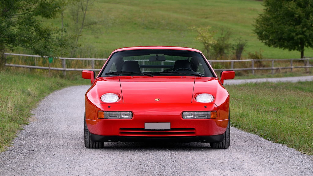 Porsche 928 S4