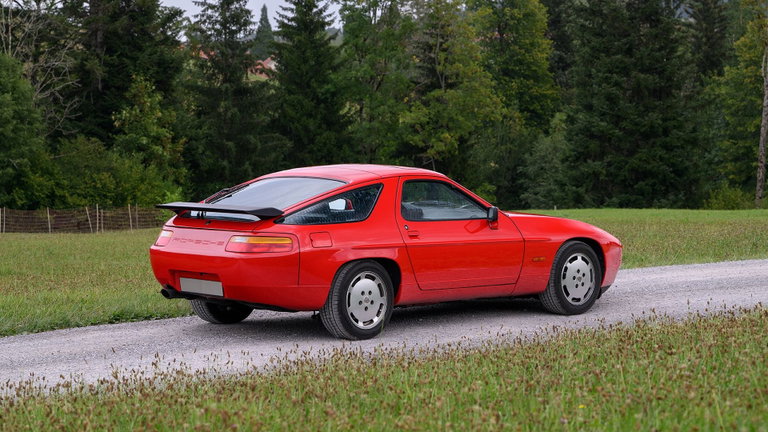 Porsche 928 S4